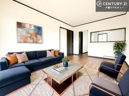 ���r���O �Ƌ��CG�p�[�X�ł��B�S�n�ǂ����r���O�͉Ƒ������R�ƏW�܂�܂��B�Ƒ��c�R�̎��Ԃ����������ł��B���Ƒ��ƁA����w�[���������Ԃ��߂��������ł��ˁB