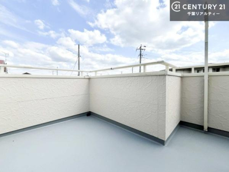 �o���R�j�[ �z������̗ǂ��o���R�j�[�ŁA�����󕨂��悭���������ł��ˁI
���V�C�̗ǂ����ɂ̓o���R�j�[�֏o�ă��t���b�V������̂��C�����悳�����ł��B