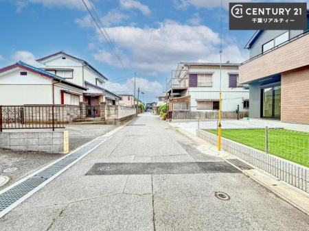 �O�ʓ��H�܂ތ��n�ʐ^ �u���̕����C�ɂȂ�I�v�u�������Ăǂ�ȏ��H�v�u�����Əڂ����m�肽���I�v�Ǝv������A���C�y�ɂ����k���������B