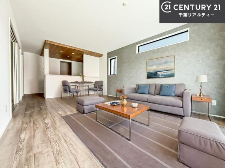 ���r���O �Ƌ��CG�p�[�X�ł��B�J�����̂���L�XLDK�I�\�t�@�[��_�C�j���O�e�[�u����u���Ă������ɂȂ�Ȃ��̂ŉ��K�ɉ߂����܂��I�R�~���j�P�[�V���������₷�����r���O�ł��I