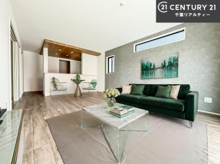 ���r���O �Ƌ��CG�p�[�X�ł��B��؂ȉƑ����W�܂邩�炱��LDK�ɂ͂�����肽���B
�q�����������C�ɏ΂��Ȃ��瑖�����Ă���p�����������u�L���Ƃɂ��ėǂ������v�Ǝv���u�Ԃł��B