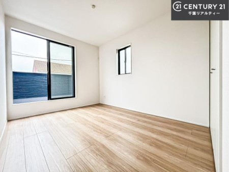 �m�� ���[���������肠��̂ŉƋ�̔z�u�����₷���A���C�t�X�^�C���ɍ��킹����������肪�\�ł��B