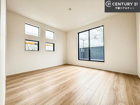 �m�� �o���R�j�[�ɖʂ��Ă���m���ł��B���邭�����肪����A���C����������ł��܂��I���N���āA�O�ɏo�Ĕw�L�т����[�ċz�����ǂ������}������邱�Ƃ��ł��܂��B