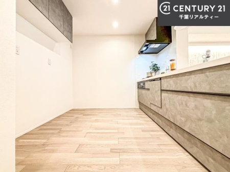 �L�b�`�� ��Ƃ����₷���V�X�e���L�b�`���ł��I���[����������t���Ă���̂ŁA�����X�y�[�X�ɕ���u���Ȃ��čςނ̂ŁA�L�X�g���āA���K�ɍ�Ƃ��ł��܂��I