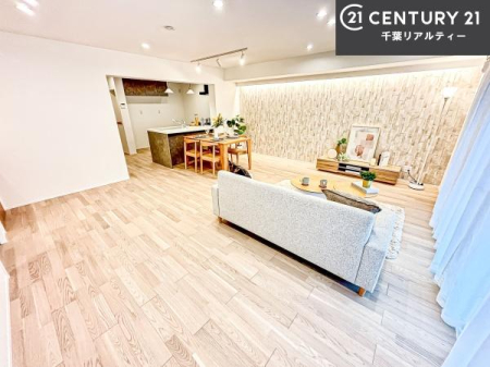 ���r���O �傫�ȑ����炽���Ղ�̗z���������閾�邢���r���O�B�J�����̂��郊�r���O�ŉƑ��c���̂��났�̎��Ԃ��߂����܂��I