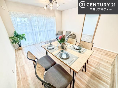 ���r���O �D�����z���܂肪���r���O����ł���ċ��S�n�̗ǂ���Ԃ����o���Ă���܂��I
���났�̎��Ԃ��߂����܂��I