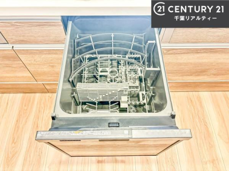 �L�b�`�� �H��@�t���̃L�b�`���ł��I�Z���������r��h�~�Ƃ��đ�ϊ��􂷂�֗��Ȏd�l�ł��I�r���g�C���Ȃ̂ŃL�b�`���̏ꏊ����炸�����X�y�[�X���L���g�����Ƃ��o���܂��I