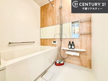 ���� �������������l�̕��͋C�̃o�X���[���́A�����o�Ă��ăo�X�^�C�����[���I
���d���撣���Ă��邲�J���ɂ��D�݂̍���̓����܂����āA�y����ł݂Ă͂������ł��傤���H