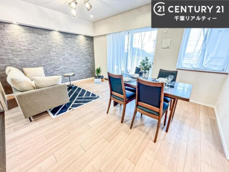 ���r���O �D�����z���܂肪���r���O����ł���ċ��S�n�̗ǂ���Ԃ����o���Ă���܂��I
���났�̎��Ԃ��߂����܂��I