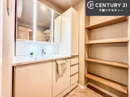 ���ʑ�E���ʏ� �O�ʋ��d�l�̐��ʏ��́A�g�����Ȃ݂����₷������I���͎��[�ɂȂ��Ă��܂��B�h���C���[�₨���ϓ����Еt������̂Ő��ʑ������X�b�L���ƌ����邱�Ƃ��o���܂��I