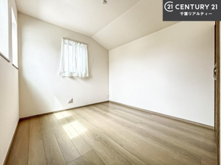 �q������ ���[�X�y�[�X����������m�ۂ���Ă��邽�߁A���������w�p�i���T�b�ƕЕt���A���ł��X�b�L���B
�Y��ȋ�Ԃ��ۂĂ܂��I