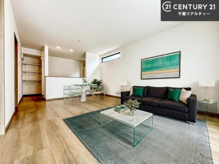 ���r���O �Ƌ��CG�p�[�X�ł��B�傫�ȑ����炽���Ղ�̗z���������閾�邢���r���O�B�J�����̂��郊�r���O�ŉƑ��c���̂��났�̎��Ԃ��߂����܂��I