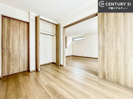 ���r���O�ȊO�̋��� �V���v���Ƀf�U�C������Ă��邽�߁A�Ƌ��I�т܂���I
���C�ɓ���̉Ƌ��u���Ă��낰���Ԃ���邱�Ƃ��ł��܂��B