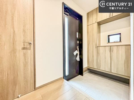 ���� ���ċA���Ă��Ă��A�������܁I�����������Ȃ�A�D�����}������Ă�����ԂɂȂ��Ă��܂��B
���邭��������錺�ւł��I