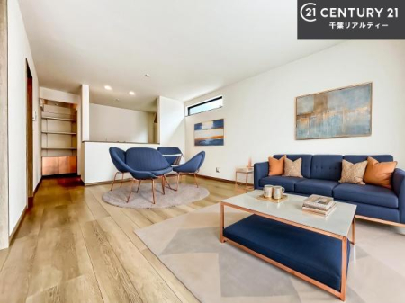 ���r���O �Ƌ�́ACG�p�[�X�ł��B��؂ȉƑ����W�܂邩�炱��LDK�ɂ͂�����肽���B
�q�����������C�ɏ΂��Ȃ��瑖�����Ă���p�����������u�L���Ƃɂ��ėǂ������v�Ǝv���u�Ԃł��B