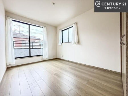 �m�� 2�ʍ̌����m�ۂ������邢�����́A���ʂ����ǂ��A���邭��ϋ��S�n�̗ǂ���ԂƂȂ��Ă���܂��B�����b�N�X���ĉ߂�����S�n�̗ǂ��������ł��I