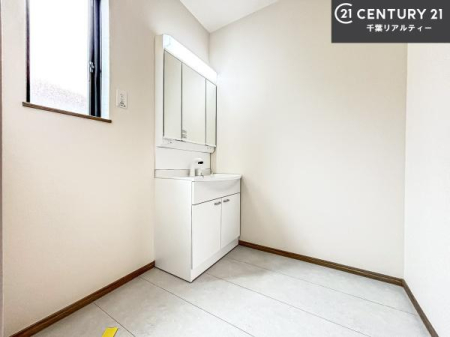 ���ʑ�E���ʏ� �[�����ʑ�{�E���́A�������˂ɂ����̂ł�����ꂪ�y�X�I���������ۂĂ܂��I
�L���C�Ȑ��ʏ��Ŏ��������̃��`�x�[�V�������オ��܂��ˁI