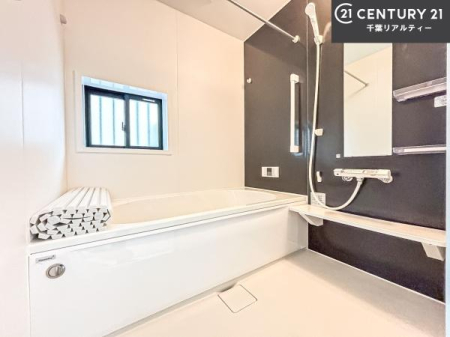 ���� �������������l�̕��͋C�̃o�X���[���́A�����o�Ă��ăo�X�^�C�����[���I
���d���撣���Ă��邲�J���ɂ��D�݂̍���̓����܂����āA�y����ł݂Ă͂������ł��傤���H