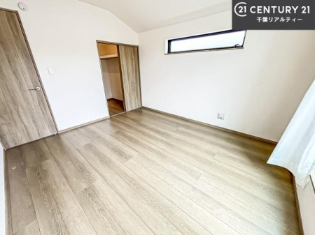 �Q�� �D���������������ޗm���́A���̖ڊo�߂��C�������ǂ������ł��ˁB���������Ԃ��������Ɖ߂������Ƃ��ł��܂��B�D�����F�����̃t���[�����O���ǂ�ȉƋ�ɂ��}�b�`���܂��I