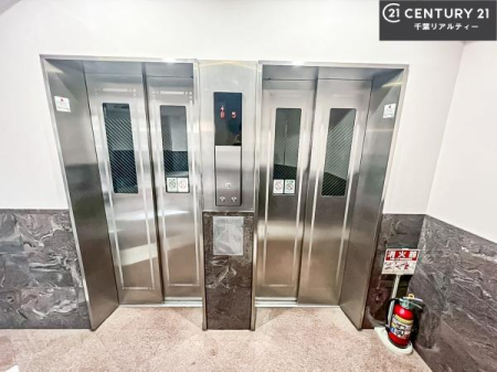 ���̑����p�� �G���x�[�^�[�����̉��K�}���V�����B �d���ו���x�r�[�J�[�𗘗p����ۂ��X���[�Y�Ɉړ��ł��A�����Ȃ��q���ܘA��₲����̕��ɂ����S�ł��B