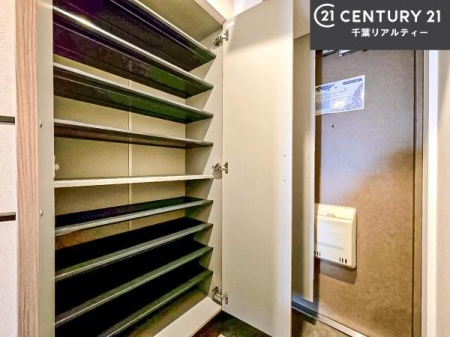 ���� �V���[�Y�{�b�N�X�t���Ȃ̂ŁA���ւ��Еt�����|�������₷���ł��I
�X�b�L���������ւŌ˂��J�����u�ԁA�������̂���S�n������Ԃ��o�}���Ă���܂��B