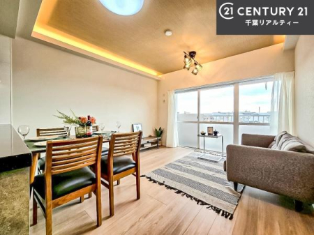 ���r���O �傫�ȑ����炽���Ղ�̗z���������閾�邢���r���O�B�J�����̂��郊�r���O�ŉƑ��c���̂��났�̎��Ԃ��߂����܂��I