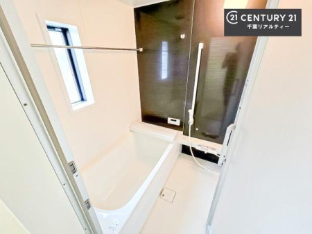 ���� �������������l�̕��͋C�̃o�X���[���́A�����o�Ă��ăo�X�^�C�����[���I
���d���撣���Ă��邲�J���ɂ��D�݂̍���̓����܂����āA�y����ł݂Ă͂������ł��傤���H