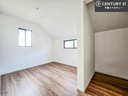 ���r���O�ȊO�̋��� ���[�X�y�[�X�����Ă��܂��I�������X�b�L�����ڂ��鎖���ł��܂��ˁB
�Ƌ��I�΂Ȃ��V���v���ȃf�U�C���ׁ̈A�Ƌ��I�΂����C�ɓ���̋�ԍ�肪�ł������ł��ˁB