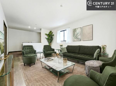 ���r���O �Ƌ��CG�p�[�X�ł��B�J�����̂���L�XLDK�I�\�t�@�[��_�C�j���O�e�[�u����u���Ă������ɂȂ�Ȃ��̂ŉ��K�ɉ߂����܂��I