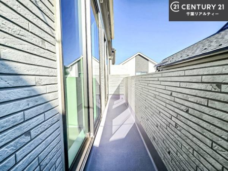 �o���R�j�[ ������̍L�X�Ƃ����o���R�j�[�́A�����Ղ�̗z�����������݁A�����󕨂��C�����悭�������܂��B�J����������A�S�n�悢���Ԃ��߂������Ԃł��B