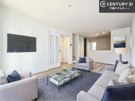 ���r���O �Ƌ��CG�p�[�X�ł��B�J�����̂���L�XLDK�I�\�t�@�[��_�C�j���O�e�[�u����u���Ă������ɂȂ�Ȃ��̂ŉ��K�ɉ߂����܂��I�R�~���j�P�[�V���������₷�����r���O�ł��I