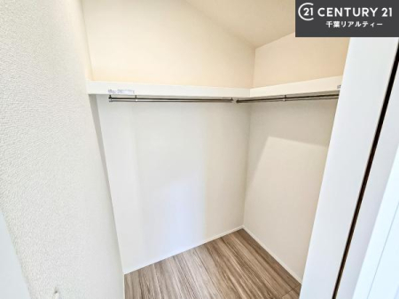 ���[ �E�H�[�N�C���N���[�[�b�g�t���ł��B��������̂��m���Ȃǂ����[���Ă��������ł��ˁI���ɂ���@�������ȂǋG�ߕ��̑傫�ȉƓd�����[�ł��܂��I