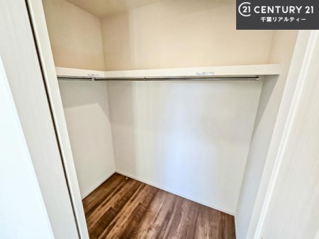 ���[ �E�H�[�N�C���N���[�[�b�g�t���ł��B��������̂��m���Ȃǂ����[���Ă��������ł��ˁI���ɂ���@�������ȂǋG�ߕ��̑傫�ȉƓd�����[�ł��܂��I