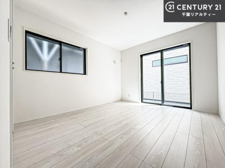 �Q�� �D���������������ޗm���́A���̖ڊo�߂��C�������ǂ������ł��ˁB���������Ԃ��������Ɖ߂������Ƃ��ł��܂��B�D�����F�����̃t���[�����O���ǂ�ȉƋ�ɂ��}�b�`���܂��I