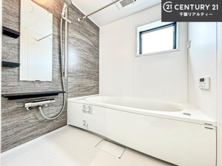 ���� �������������l�̕��͋C�̃o�X���[���́A�����o�Ă��ăo�X�^�C�����[���I
���d���撣���Ă��邲�J���ɂ��D�݂̍���̓����܂����āA�y����ł݂Ă͂������ł��傤���H