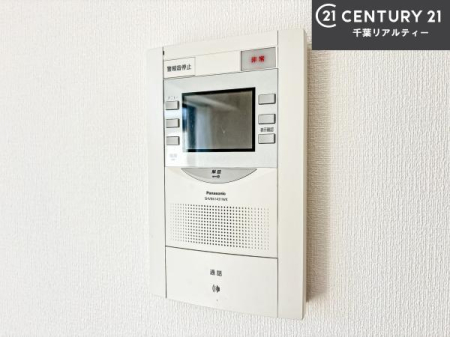 ���̑����� TV���j�^�[�t���C���^�[�z��������A�K��҂��f���Ŋm�F���Ă���Ή��ł��邽�߁A�h�Ɩʂ����S�ł��B���q�l�̂�����Ԏ��ɂ��S�����A���Ƒ��̈��S�E���S�ȕ�炵���T�|�[�g���܂��B