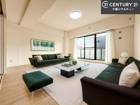 ���r���O �Ƌ��CG�p�[�X�ł��B�J�����̂���L�XLDK�I�\�t�@�[��_�C�j���O�e�[�u����u���Ă������ɂȂ�Ȃ��̂ŉ��K�ɉ߂����܂��I�R�~���j�P�[�V���������₷�����r���O�ł��I