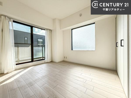 �m�� �o���R�j�[�ɖʂ��Ă���m���ł��B���邭�����肪����A���C����������ł��܂��I���N���āA�O�ɏo�Ĕw�L�т����[�ċz�����ǂ������}������邱�Ƃ��ł��܂��B