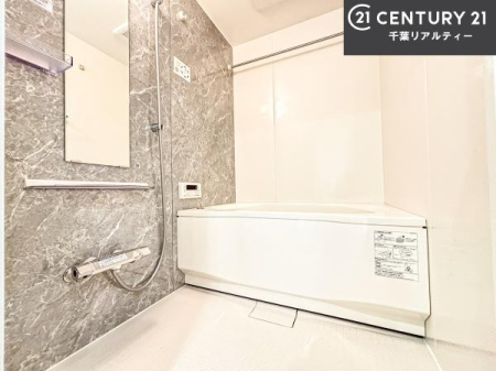 ���� �������������l�̕��͋C�̃o�X���[���́A�����o�Ă��ăo�X�^�C�����[���I
���d���撣���Ă��邲�J���ɂ��D�݂̍���̓����܂����āA�y����ł݂Ă͂������ł��傤���H