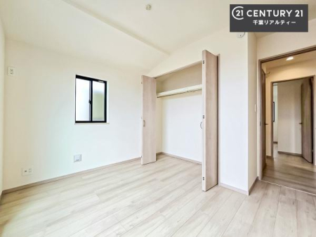 �q������ ���[�͂̂���m���ł��B����������������L�X�Ǝg���ċC�������ǂ��ł��I
�L���C�Ȗ��邢�������ŉ߂����̂́A�X�ɂ̂�т�������ł��܂��ˁI