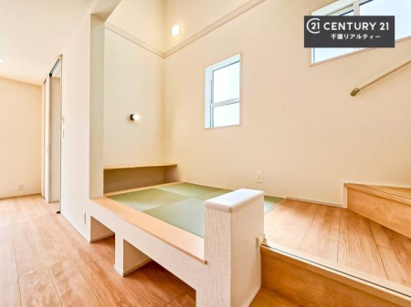 ���r���O�ȊO�̋��� ���r���O�Ɛڂ����}���`�X�L�b�v�t���I��d�l�Ń����b�N�X�ł����Ԃł��I�㕔���������I
���K�ŉƎ��̋x�e�₨�q�l�̂����Q�X�y�[�X�Ƃ��Ďg�p����̂������ł��ˁI