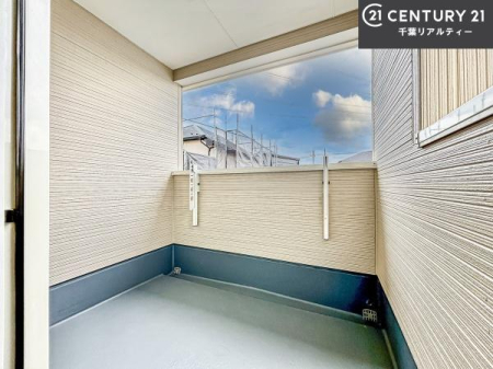 �o���R�j�[ �z������̗ǂ��o���R�j�[�ŁA�����󕨂��悭���������ł��ˁI
���V�C�̗ǂ����ɂ̓o���R�j�[�֏o�ă��t���b�V������̂��C�����悳�����ł��B