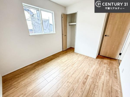 �m�� ���[�X�y�[�X�����Ă��܂��I�������X�b�L�����ڂ��鎖���ł��܂��ˁB
�Ƌ��I�΂Ȃ��V���v���ȃf�U�C���ׁ̈A�Ƌ��I�΂����C�ɓ���̋�ԍ�肪�ł������ł��ˁB