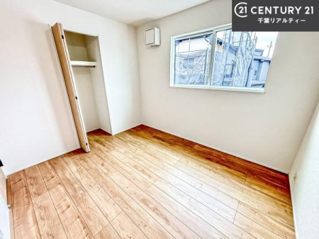 �Q�� �D���������������ޗm���́A���̖ڊo�߂��C�������ǂ������ł��ˁB���������Ԃ��������Ɖ߂������Ƃ��ł��܂��B�D�����F�����̃t���[�����O���ǂ�ȉƋ�ɂ��}�b�`���܂��I