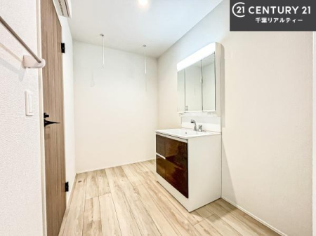 ���ʑ�E���ʏ� �g�Ȃ�𐮂�����ʏ��́A���������厖�ł��I������̐������̂��镵�͋C�����o�I�C�����悭���g�����������܂��B
