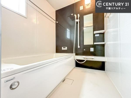 ���� �������������l�̕��͋C�̃o�X���[���́A�����o�Ă��ăo�X�^�C�����[���I
���d���撣���Ă��邲�J���ɂ��D�݂̍���̓����܂����āA�y����ł݂Ă͂������ł��傤���H