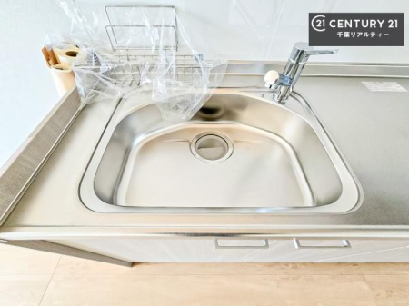 �L�b�`�� ���C�h�ȃV���N�ł��ˁI�������˂ɂ������������₷���Ǝ����y�X�d�l�̃V�X�e���L�b�`���ł��I
�f�U�C�����Ƌ@�\�������˂��L�b�`���Ő�����������܂��ˁI