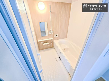 ���� �������������l�̕��͋C�̃o�X���[���́A�����o�Ă��ăo�X�^�C�����[���I
���d���撣���Ă��邲�J���ɂ��D�݂̓����̓����܂����āA�y����ł݂Ă͂������ł��傤���H