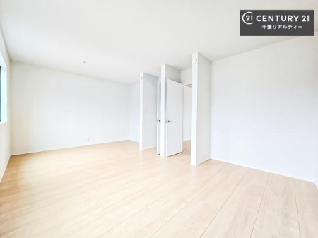 �m�� �V���v���Ƀf�U�C������Ă��邽�߁A�Ƌ��I�т܂���I
���C�ɓ���̉Ƌ��u���Ă��낰���Ԃ���邱�Ƃ��ł��܂��B