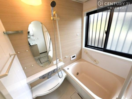 ���� �������������l�̕��͋C�̃o�X���[���́A�����o�Ă��ăo�X�^�C�����[���I
���d���撣���Ă��邲�J���ɂ��D�݂̍���̓����܂����āA�y����ł݂Ă͂������ł��傤���H